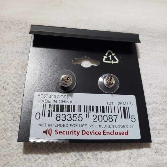 Beautiful NWT Napier Silvertone Reindeer Pierced Earrings with Cubic Zirconia - Picture 2 of 2